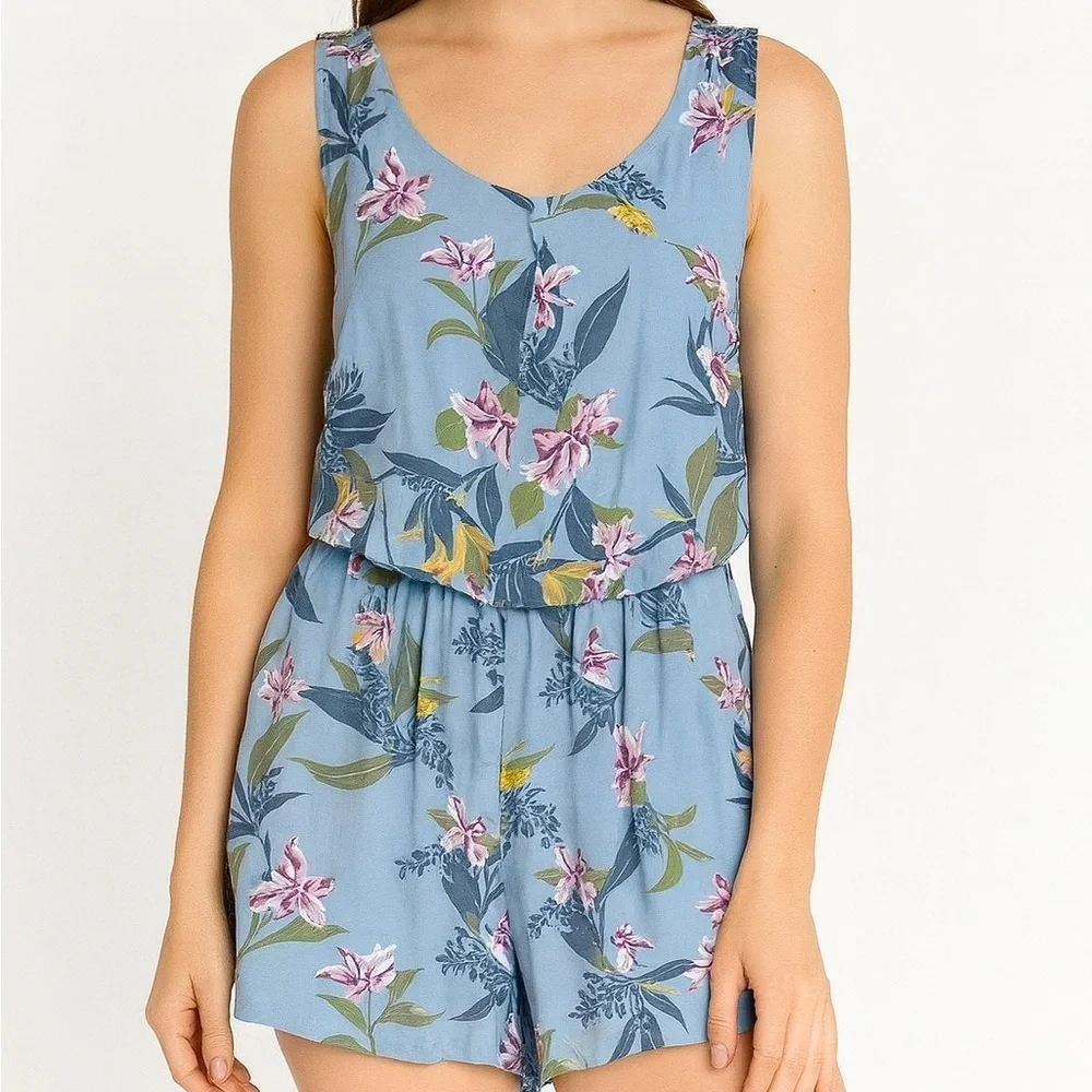 Floral one-piece romper, Size M,‎ NWT